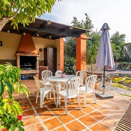 Cubo's Salvadora Rural House